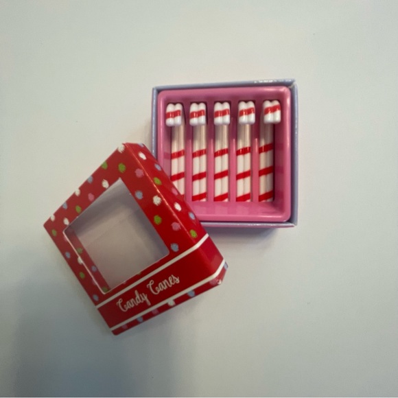 American Girl Wellie Wisher Box of Candy Canes 2"x 2" - Picture 1 of 3